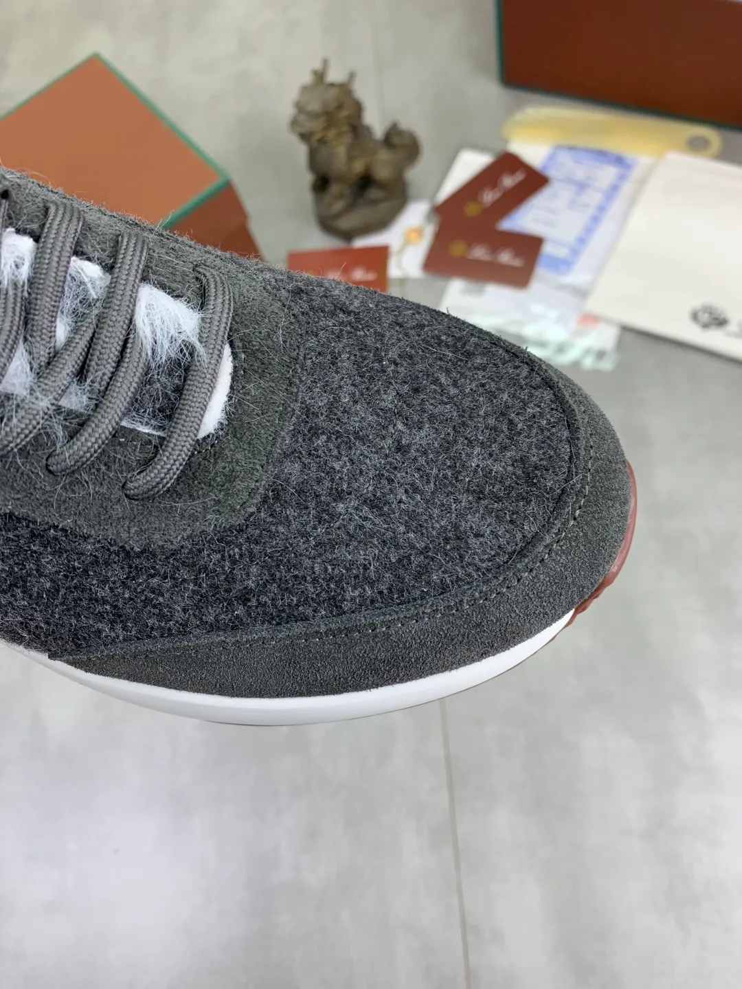 Men's Men's Shoes 💰P460 New Style 💰Mauri The latest casual shoes Loro Piana 💯Top grade💯Buy the original copy💯 Founded the existing Loro Piana company on April 24, 1924. It is now the sixth generation of family business, providing top quality products to customers who are discerning about taste and quality. Imported original fly woven fabric with cowhide fabric, plain calfskin lining. Hand-sewn thread with cowhide feet. Original packaging. High-end outsole. Size: 38-44 (customized for 45 and 46). 5️⃣ colors available.